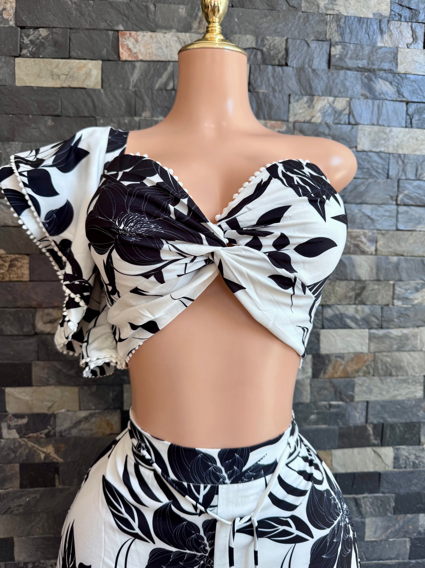 Set floral blanco y negro