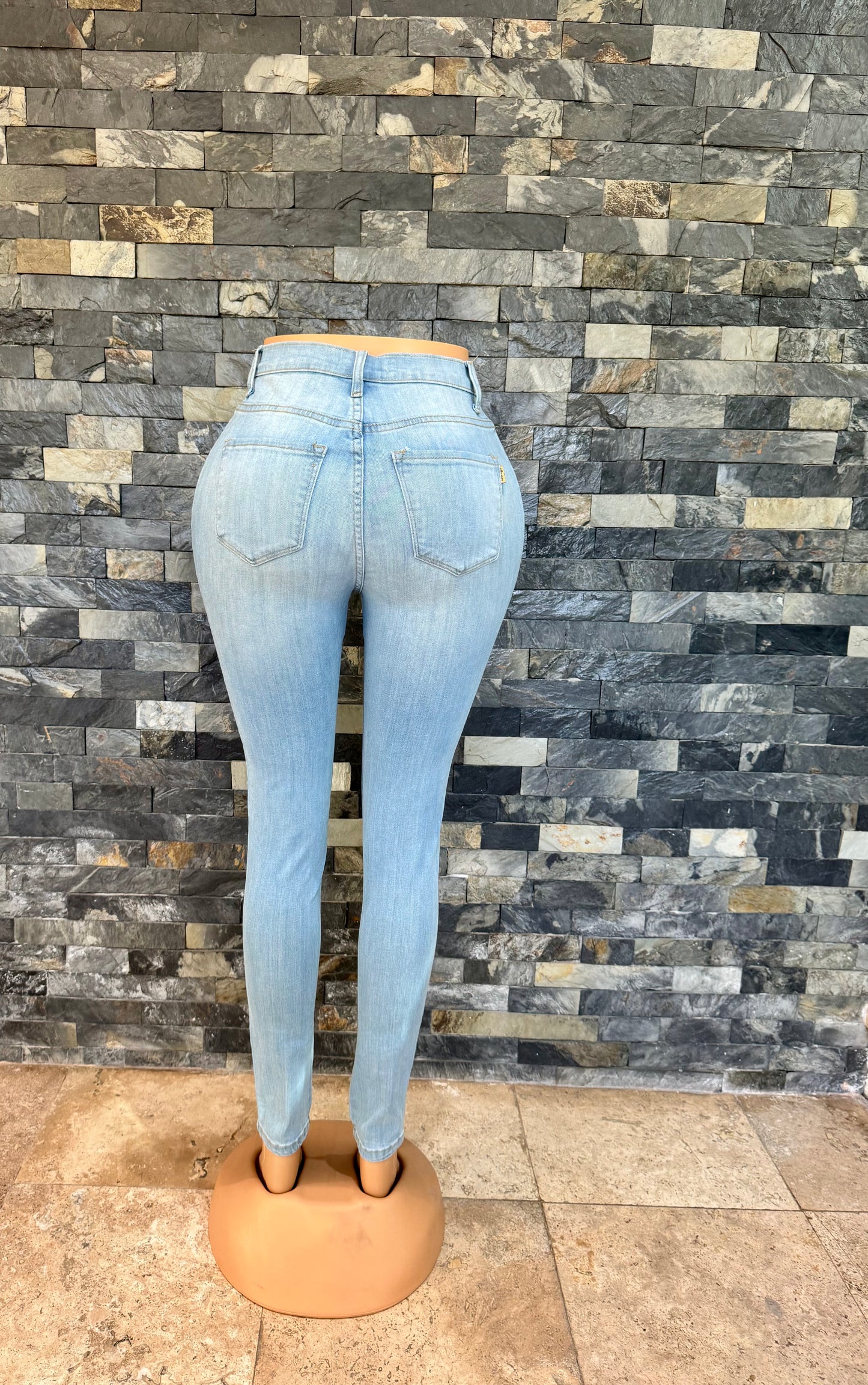 vibrant skinny ligth stone hoyo
