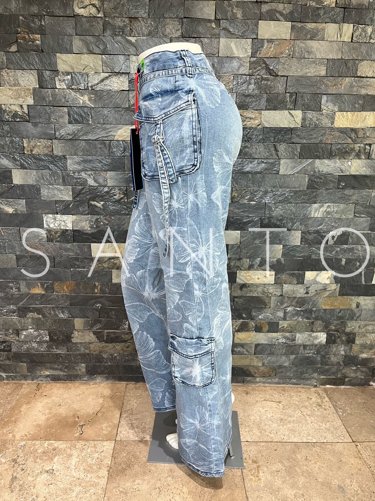 JEANS CARGO ESTAMPADO MARIPOSA