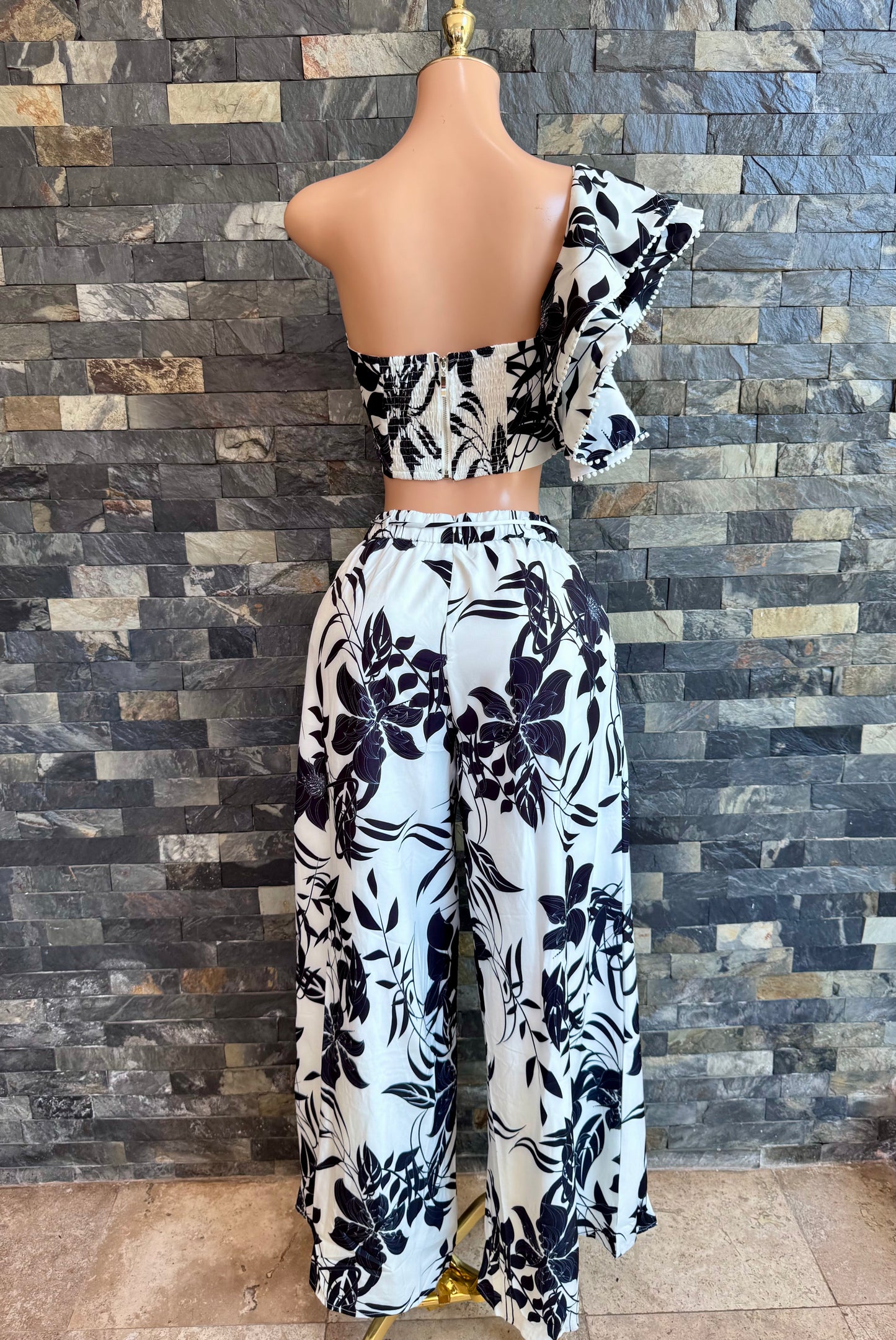 Set floral blanco y negro