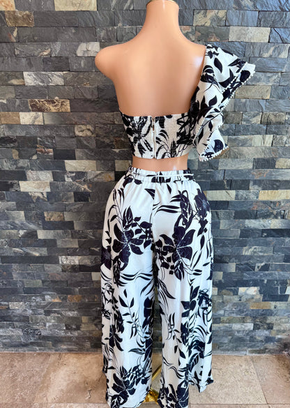 Set floral blanco y negro