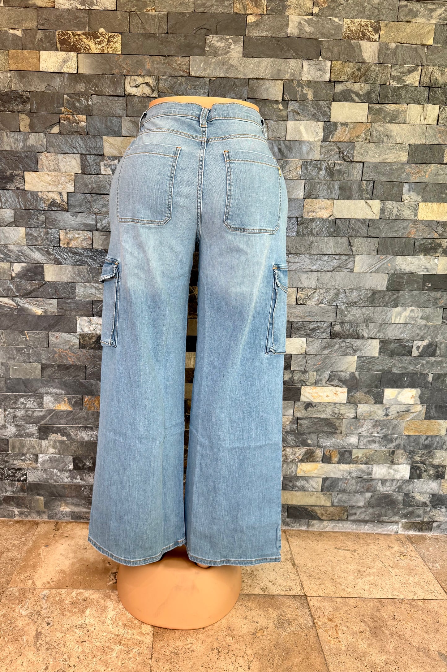 vibrant sude leg cuff up cropped médium stone