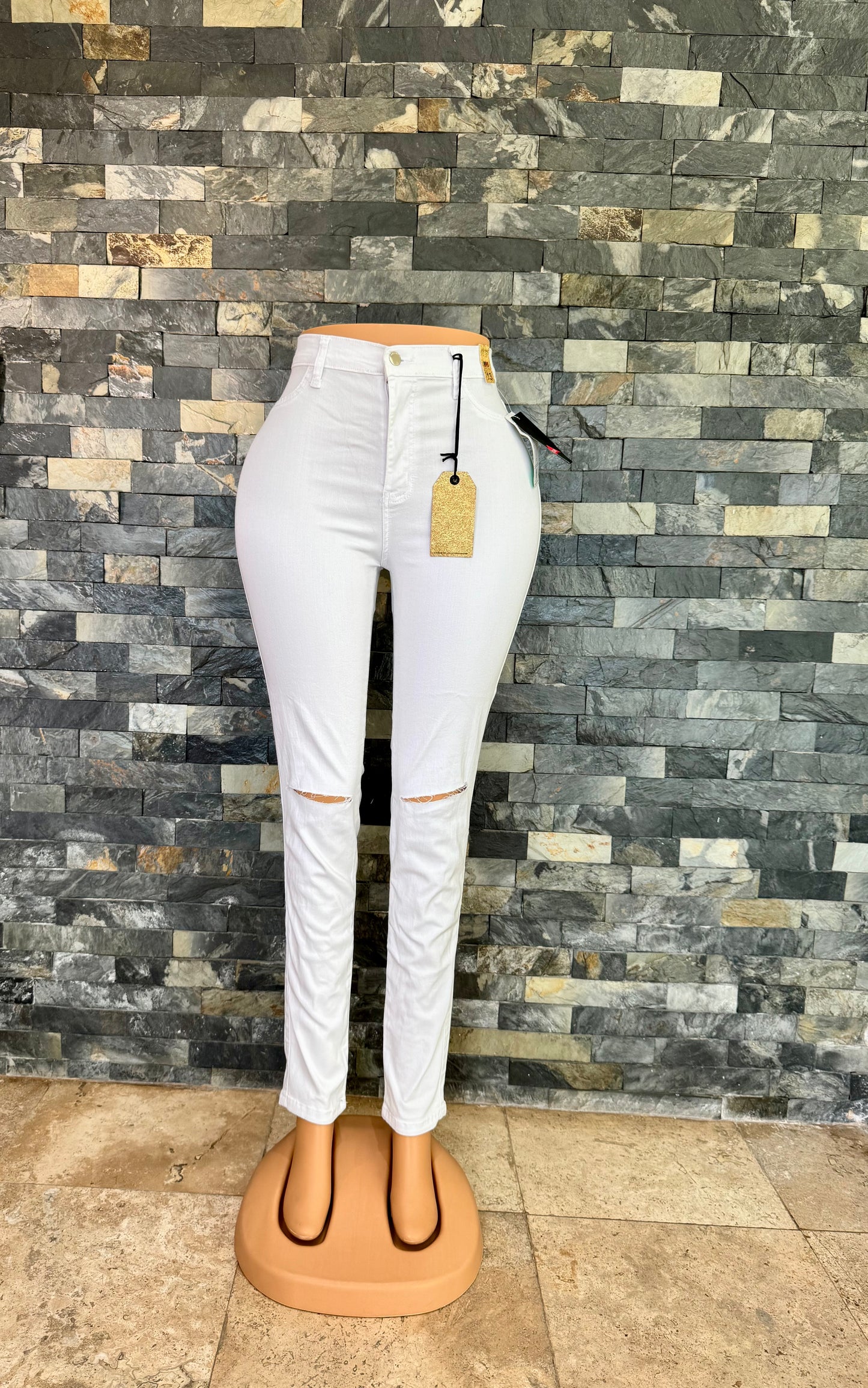 vibrant skinny whithe hoyo