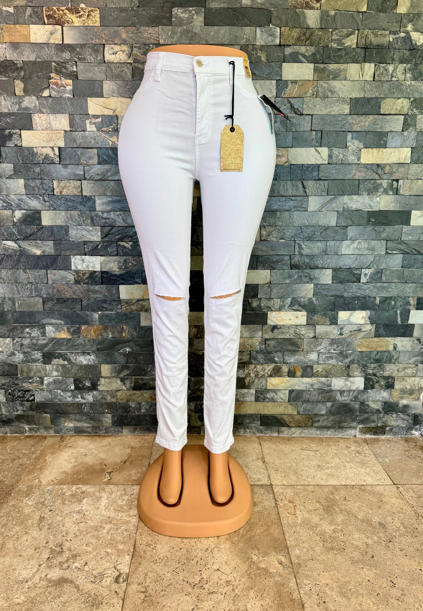 vibrant skinny whithe hoyo