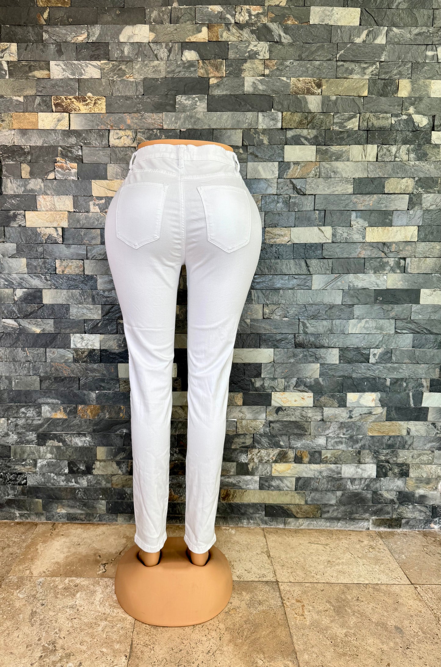 vibrant skinny whithe hoyo